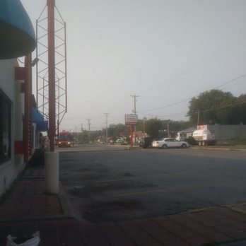 Jefferson Bus Lines - Outside of the station, pretty small actually. - Buses Near Me - Des Moines, Iowa Jefferson Bus Lines - Outside of the station, pretty small actually. - Buses Near Me - Des Moines, Iowa