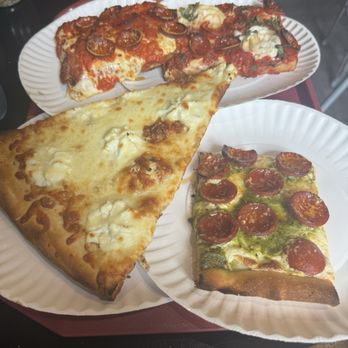 KRISPY PIZZA - Updated January 2026 - 226 Photos & 294 Real Reviews