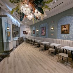 Donutique - Very cute and clean!