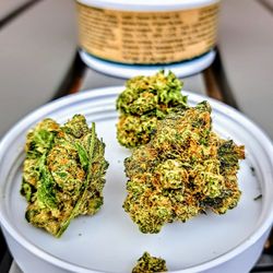 Ayr Wellness Medical Marijuana Dispensary Bryn Mawr - Banana OG, 3.5g. (Supply/Cresco)