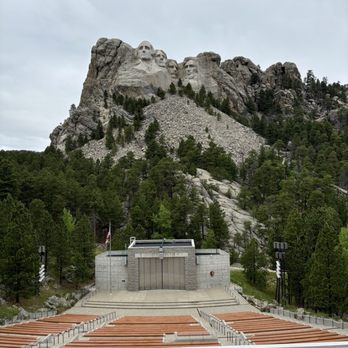 Mount Rushmore National Memorial - Landmarks & Historical Buildings Near Me - Keystone, South Dakota Mount Rushmore National Memorial - Landmarks & Historical Buildings Near Me - Keystone, South Dakota