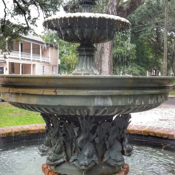 Wragg Mall Park - Parks Near Me - Charleston, South Carolina Wragg Mall Park - Parks Near Me - Charleston, South Carolina