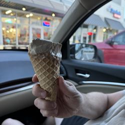 Scoops Ice Cream and Sweets - Praline Pecan Ice cream