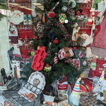 The Compleat Kitchen - Christmas already up! - Kitchen Supplies Near Me - Honolulu, Hawaii