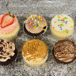 Kimone's Cake Art Studio - Cupcake Sampler