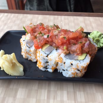 Screaming Tuna - El kampachi maki - Sushi Bars Near Me - Milwaukee, Wisconsin Screaming Tuna - El kampachi maki - Sushi Bars Near Me - Milwaukee, Wisconsin