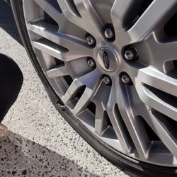 Avis - Flat tire an hour and 1/2 into our family roadtrip