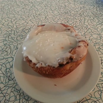 Dale's Diner - Cinnamon roll - Diners Near Me - Long Beach, California