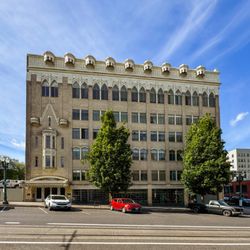Chaucer Court Apartments - Chaucer Court