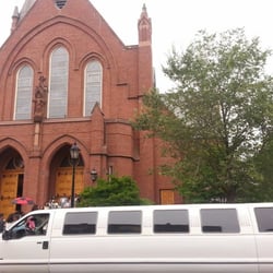 GTS Limo - Excursion SUV 18 passenger Limousine.....favorite for a night out with a large group!