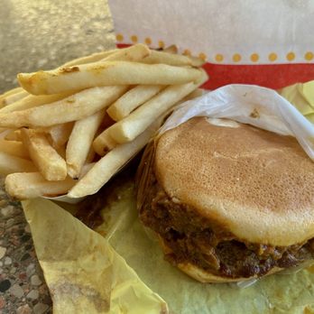 Original Tommy's - Chili Cheeseburger and Fries - Burgers Near Me - Burbank, California