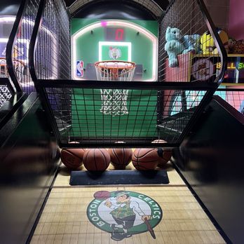Roxy's Arcade - Arcades Near Me - Cambridge, Massachusetts