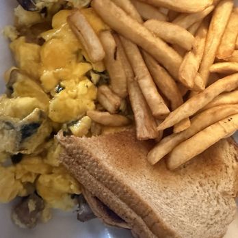 Deb's Restaurant - Breakfast egg mix with mushrooms and sausage - Breakfast & Brunch Near Me - Higganum, Connecticut