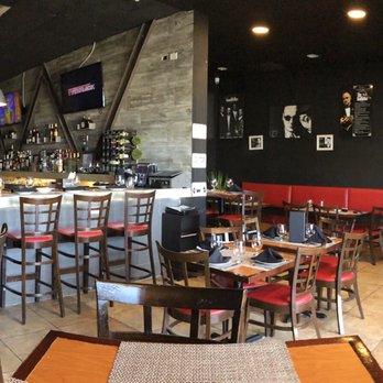 Cosa Nostra - Restaurant floor - Italian Near Me - Bayamón, Puerto Rico