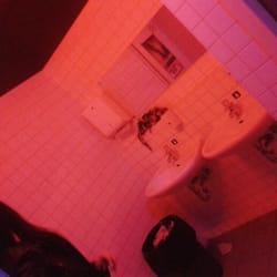 C-Base Raumstation - C Base Damentoilette. Rotlicht!?