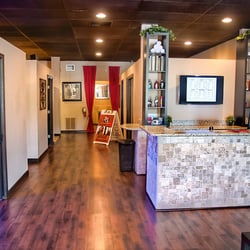 33 Tanning Spa - Salon Lobby