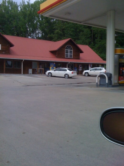 MOUNTAIN MART Updated October 2024 3389 W Currahee St, Toccoa