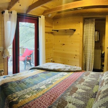 Idyllwild Vacation Cabins - Second bedroom cabin at Whispering Tree Top - Vacation Rental Agents Near Me - Idyllwild, California Idyllwild Vacation Cabins - Second bedroom cabin at Whispering Tree Top - Vacation Rental Agents Near Me - Idyllwild, California