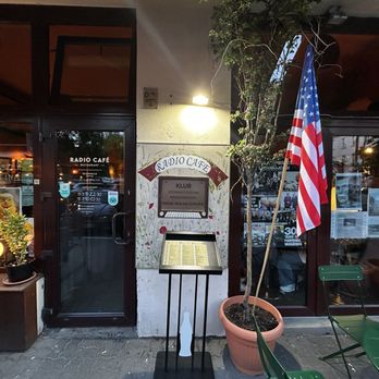 Radio Cafe - Entrance - Polish Near Me - Warsaw, MZ