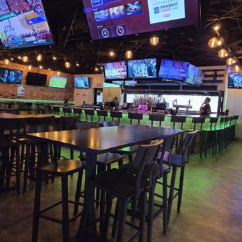 Hijinks Sports Grill - Empty on a Saturday - Sports Bars Near Me - Boca Raton, Florida Hijinks Sports Grill - Empty on a Saturday - Sports Bars Near Me - Boca Raton, Florida