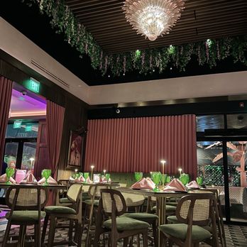 Pink Steak - Interior - Steakhouses Near Me - West Palm Beach, Florida Pink Steak - Interior - Steakhouses Near Me - West Palm Beach, Florida