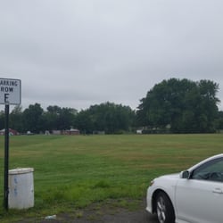 Sunny Crest Park - Open field near the parking area