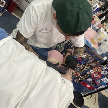 Elm Street Tattoo - Los doing his work. - Tattoo Near Me - Dallas, Texas