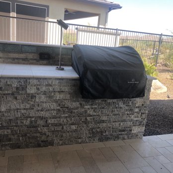 Rolling Rock Landscape - Built-in BBQ - Landscaping Near Me - Peoria, Arizona Rolling Rock Landscape - Built-in BBQ - Landscaping Near Me - Peoria, Arizona