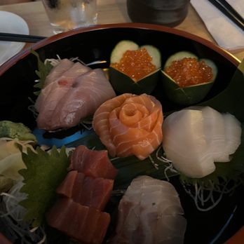 AMORE Sushi - Sushi Deluxe (10 pcs and miso soup) - Japanese Near Me - Chicago, Illinois