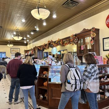 Leopold's Ice Cream - Ice Cream & Frozen Yogurt Near Me - Savannah, Georgia
