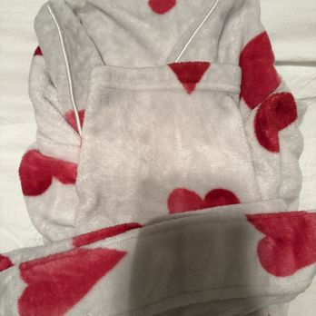 HappyNest - This is how my white robe came back. - Laundry Services Near Me HappyNest - This is how my white robe came back. - Laundry Services Near Me