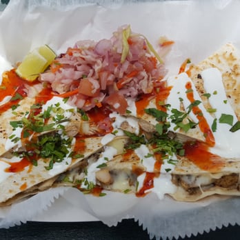 Nacho Bizness - Chicken quesadilla - Food Trucks Near Me Nacho Bizness - Chicken quesadilla - Food Trucks Near Me