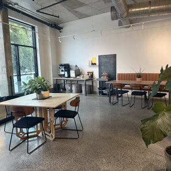 Boxotel - Photo 6: Cafe lobby - Hotels Near Me - Montreal, Quebec Boxotel - Photo 6: Cafe lobby - Hotels Near Me - Montreal, Quebec