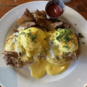 Lulu's Waikiki - Kailua Pork Eggs Benedict - Burgers Near Me - Honolulu, Hawaii Lulu's Waikiki - Kailua Pork Eggs Benedict - Burgers Near Me - Honolulu, Hawaii