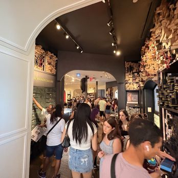 Harry Potter Shop - Books, Mags, Music & Video Near Me - New York, New York