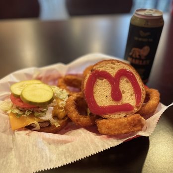 Beth's Burger Bar - Single Burger with Onion Rings - Burgers Near Me - Orlando, Florida Beth's Burger Bar - Single Burger with Onion Rings - Burgers Near Me - Orlando, Florida