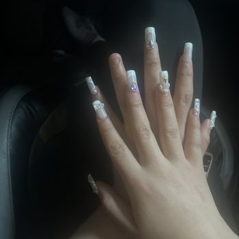JJ Nails - I did them on Saturday One of the nails fell down the next day on sunday - Nail Salons Near Me - San Mateo, California