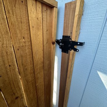 LifeScaping Fences - The gate won't close at all and they haven't come back to fix it. - Fences & Gates Near Me - Sacramento, California