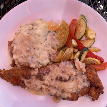 Loungin' Lizard - Country fried chicken - Cocktail Bars Near Me - Cortez, Colorado