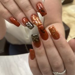 Foxy Nails