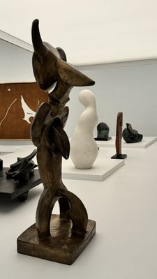 Hirshhorn Museum by null