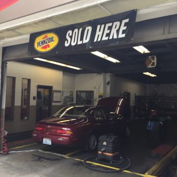 Jiffy Lube - A nice clean shop! - Oil Change Stations Near Me - Seattle, Washington