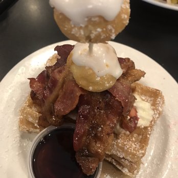 Maple Leaf Diner - Chicken Chicken, Bacon and Waffles - American Near Me - Dallas, Texas