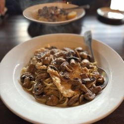 Dominics Italian Gourmet - Chicken Marsala