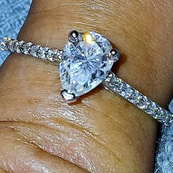 Livingston Pawn - I am trying to sell silver diamond ring 0.75