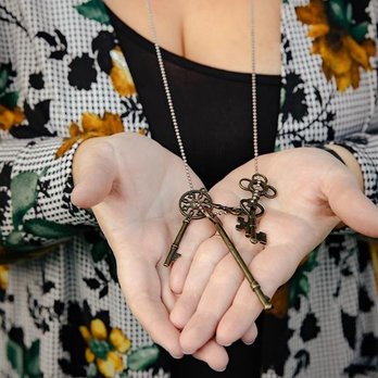 Chrissy Machbitz - Holding the keys to your NextHome - Real Estate Agents Near Me Chrissy Machbitz - Holding the keys to your NextHome - Real Estate Agents Near Me
