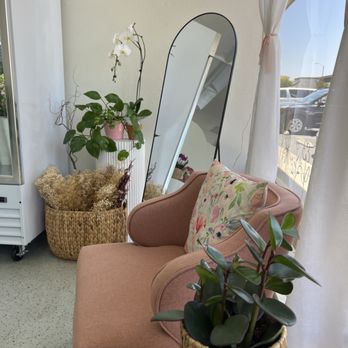 Kolibri Flower Lab - Florists Near Me - Chula Vista, California