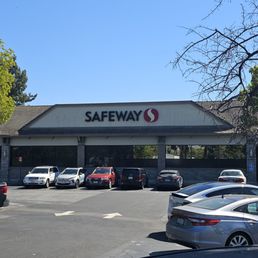 9-8-24. Safeway Exterior