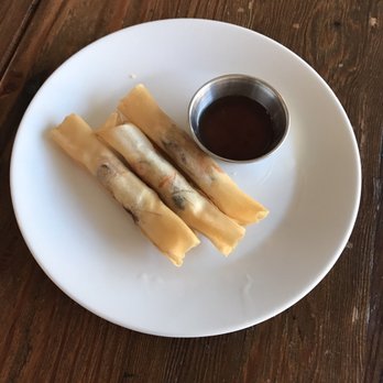 Summer Buffalo - Egg rolls that come with lunch special (very small) - Thai Near Me - Burbank, California