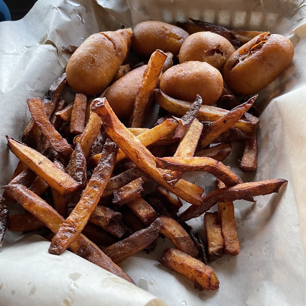 Everett's - Kids meal mini corn dogs and hand cut fries - American Near Me - Omaha, Nebraska Everett's - Kids meal mini corn dogs and hand cut fries - American Near Me - Omaha, Nebraska